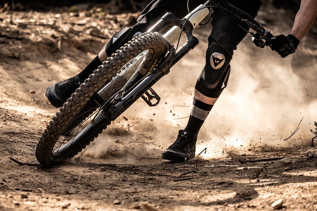 Dh bike shoes deals